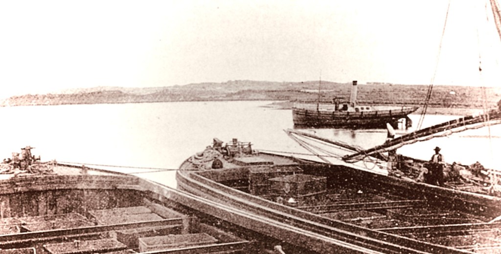 Barges at San Juan del Puerto operating under the Buitron and Huelva Railway and Mining Company