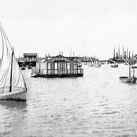 Floating Baths on the Odiel River