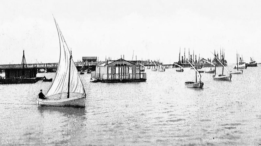Floating Baths on the Odiel River
