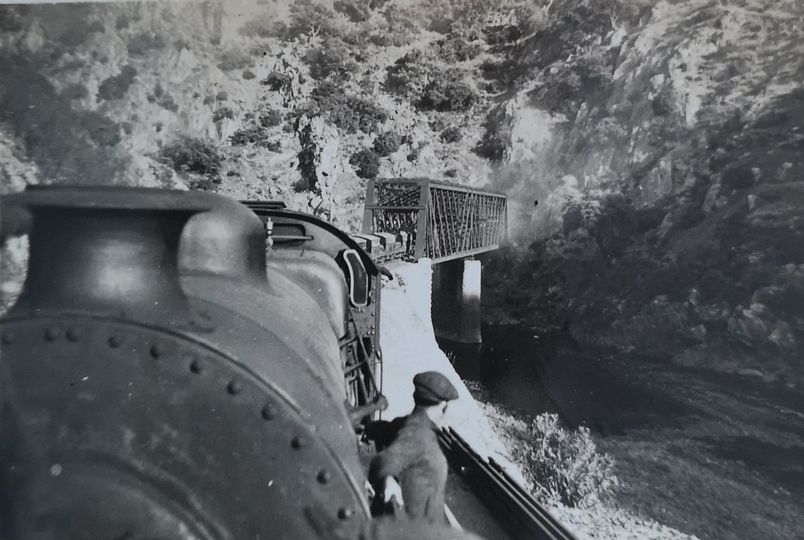 Salomon iron bridge and tunnel on the line from Rio Tinto to Huelva. Still exists today.